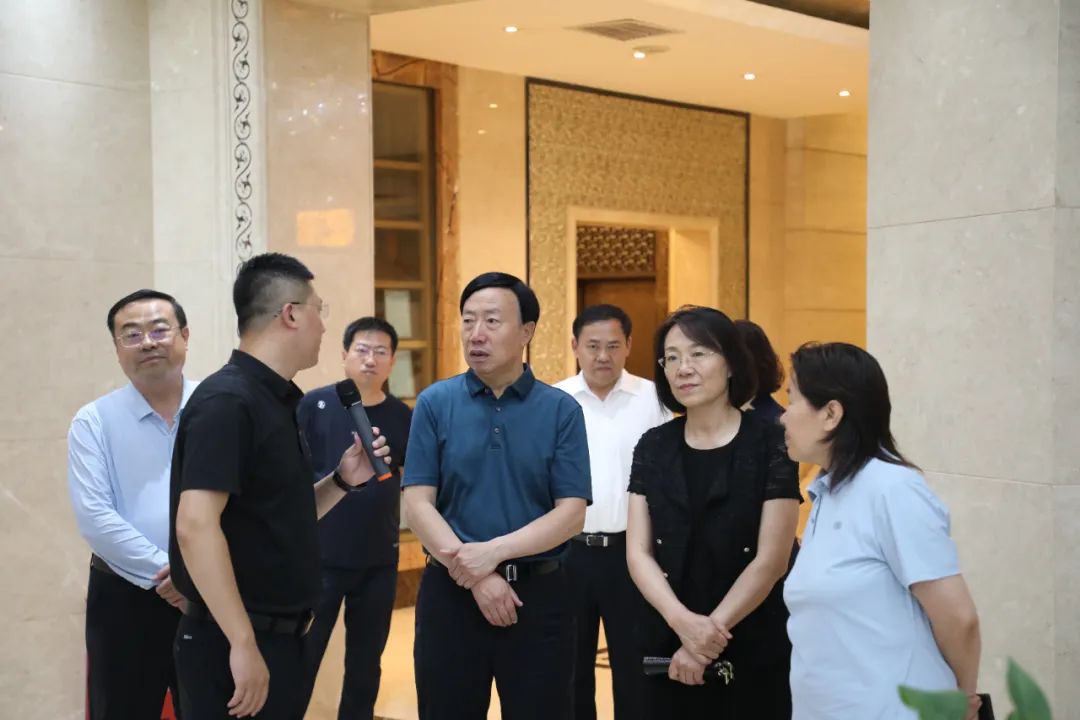 市人大常委会副主任蒋丽梅带队莅临朗驰科技走访调研